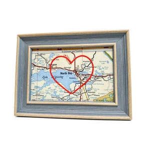 Carte du coeur de North Bay | Cadeau de carte personnalisée | Cadeau d'anniversaire encadré | Cadeau Saint Valentin | Carte vintage de North Bay, coeur brodé à la main