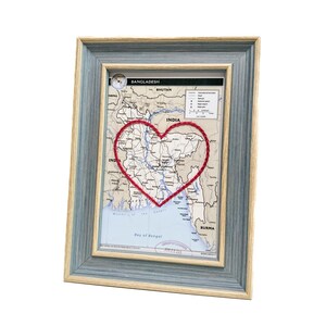 Carte du coeur du Bangladesh | Cadeau de carte personnalisée | Anniversaire personnalisé | Cadeau de Saint-Valentin | Carte vintage du Bangladesh, coeur brodé à la main
