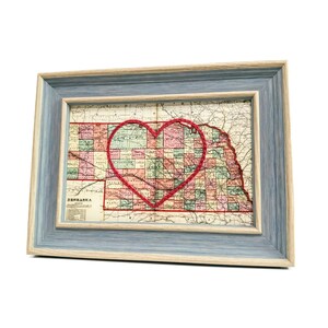 Carte du coeur du Nebraska | Cadeau de carte personnalisée | Cadeau d'anniversaire personnalisé | Cadeau Saint Valentin | Carte vintage du Nebraska, coeur brodé à la main