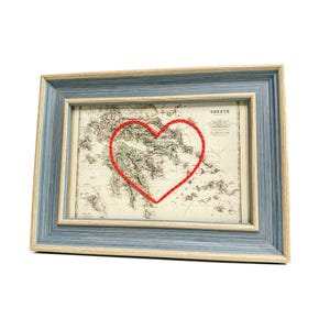 Griechenland Herzkarte | Benutzerdefinierte Karte Geschenk | Personalisiertes Jubiläumsgeschenk | Valentinstag Geschenk | Vintage Karte von Griechenland Handbesticktes Herz