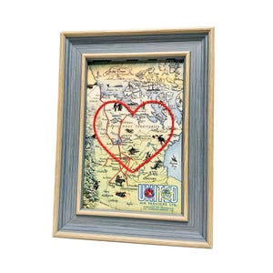 Territoires du Nord-Ouest | Cadeau de carte personnalisée | Cadeau d'anniversaire pour lui | Cadeau de mariage encadré | Carte vintage des Territoires du Nord-Ouest avec coeur brodé à la main