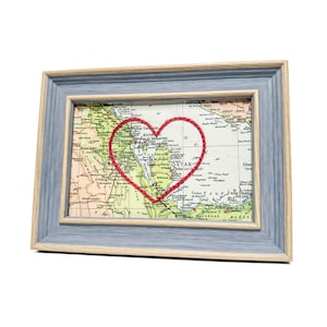 Carte du coeur du Qatar | Cadeau de carte personnalisée | Art cadeau d'anniversaire personnalisé | Cadeau de Saint-Valentin | Carte vintage du Qatar, coeur brodé à la main