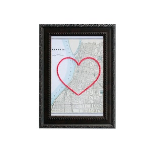 Carte du coeur de Memphis | Cadeau de carte personnalisée | Cadeau d'anniversaire du Tennessee | Cadeau de mariage | Impression carte vintage de Memphis avec coeur brodé à la main