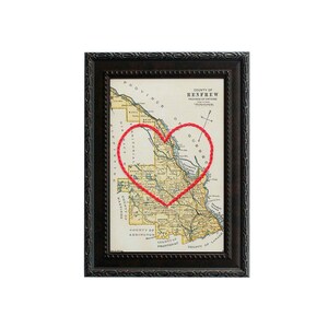 Carte du coeur du comté de Renfrew | Art de broderie de carte personnalisée | Cadeau d'anniversaire pour couple | Cadeau de fiançailles pour elle | Cadeau de fin d'études personnalisé