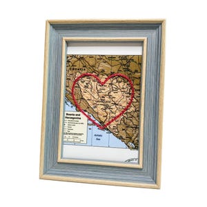 Carte du coeur de la Bosnie | Cadeau de carte personnalisée | Cadeau d'anniversaire personnalisé | Cadeau Saint Valentin | Carte vintage de la Bosnie, coeur brodé à la main