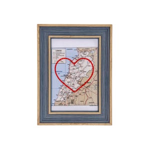Carte cardiaque du Liban | Cadeau de carte personnalisée | Cadeau d'anniversaire libanais | Cadeau de mariage | Impression de carte vintage du Liban avec coeur brodé à la main