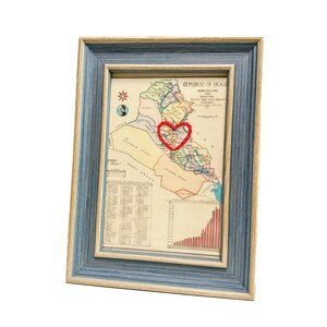 Carte du coeur de l'Irak | Cadeau de carte personnalisée | Cadeau d'anniversaire de carte de Bagdad | Cadeau encadré pour la Saint-Valentin | Carte vintage de l'Irak brodée à la main