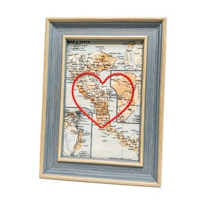 Carte du coeur de Corfou | Cadeau de carte personnalisée | Cadeau d'anniversaire grec | Cadeau de mariage encadré | Impression de carte vintage de Corfou avec coeur brodé à la main