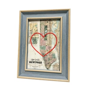 Carte du coeur de la ville de New York | Cadeau de carte personnalisée | Cadeau d'anniversaire Manhattan | Cadeau Saint Valentin | Carte vintage de New York, coeur brodé à la main