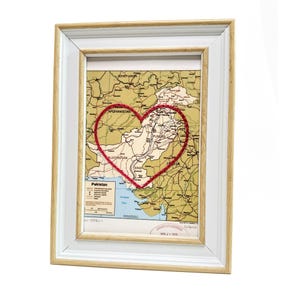 Carte du coeur du Pakistan | Cadeau de carte personnalisée | Cadeau d'anniversaire personnalisé | Cadeau Saint Valentin | Carte vintage du Pakistan, coeur brodé à la main