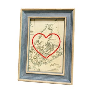 Carte du coeur du Cap-Breton | Cadeau de carte personnalisée | Anniversaire personnalisé | Cadeau Saint Valentin | Carte vintage du Cap-Breton, coeur brodé à la main