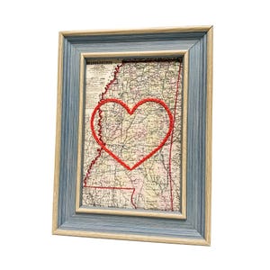 Carte du coeur du Mississippi | Cadeau de carte personnalisée | Cadeau d'anniversaire encadré | Cadeau Saint Valentin | Carte vintage du Mississippi brodée à la main