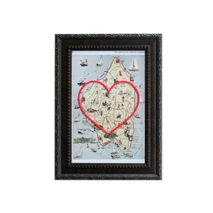Carte coeur de l'île Mackinac | Cadeau de carte personnalisée | Cadeau encadré | Cadeau Saint Valentin | Carte vintage de l'île Mackinac avec coeur brodé à la main