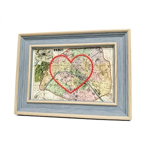 Carte du coeur de Paris | Cadeau de carte personnalisée | Cadeau d'anniversaire personnalisé encadré | Cadeau Saint Valentin | Carte vintage de Paris, coeur brodé à la main