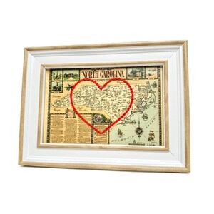 Carte du coeur de la Caroline du Nord | Cadeau de carte personnalisée | Cadeau d'anniversaire personnalisé | Cadeau Saint Valentin | Coeur brodé à la main, imprimé carte vintage