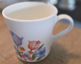 Vintage RARE Lot Corning USA Microwave OK, (Set of 8) Spring Tulip hot coffee tea mugs circa 1980s discontinued Note: not Corelle