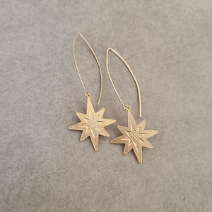 Gold Stern Ohrringe, baumeln Ohrringe, Gold Ohrringe, geometrische Ohrringe, Stern Ohrringe, Gold geometrisch, Weihnachtsgeschenk, Geschenk für sie