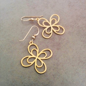 Gold Blume Ohrringe, Blume Ohrringe, Gold Ohrringe, Gold Blume Ohrring, baumeln Ohrringe, Gold baumeln Ohrringe, Brautjungfer Ohrringe