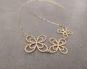 Gold Flower Necklace, Flower Necklace, Long Necklace, Flower Jewellery, Wedding Jewelry, Everyday Necklace, Gold Pendant Necklace, Flowers
