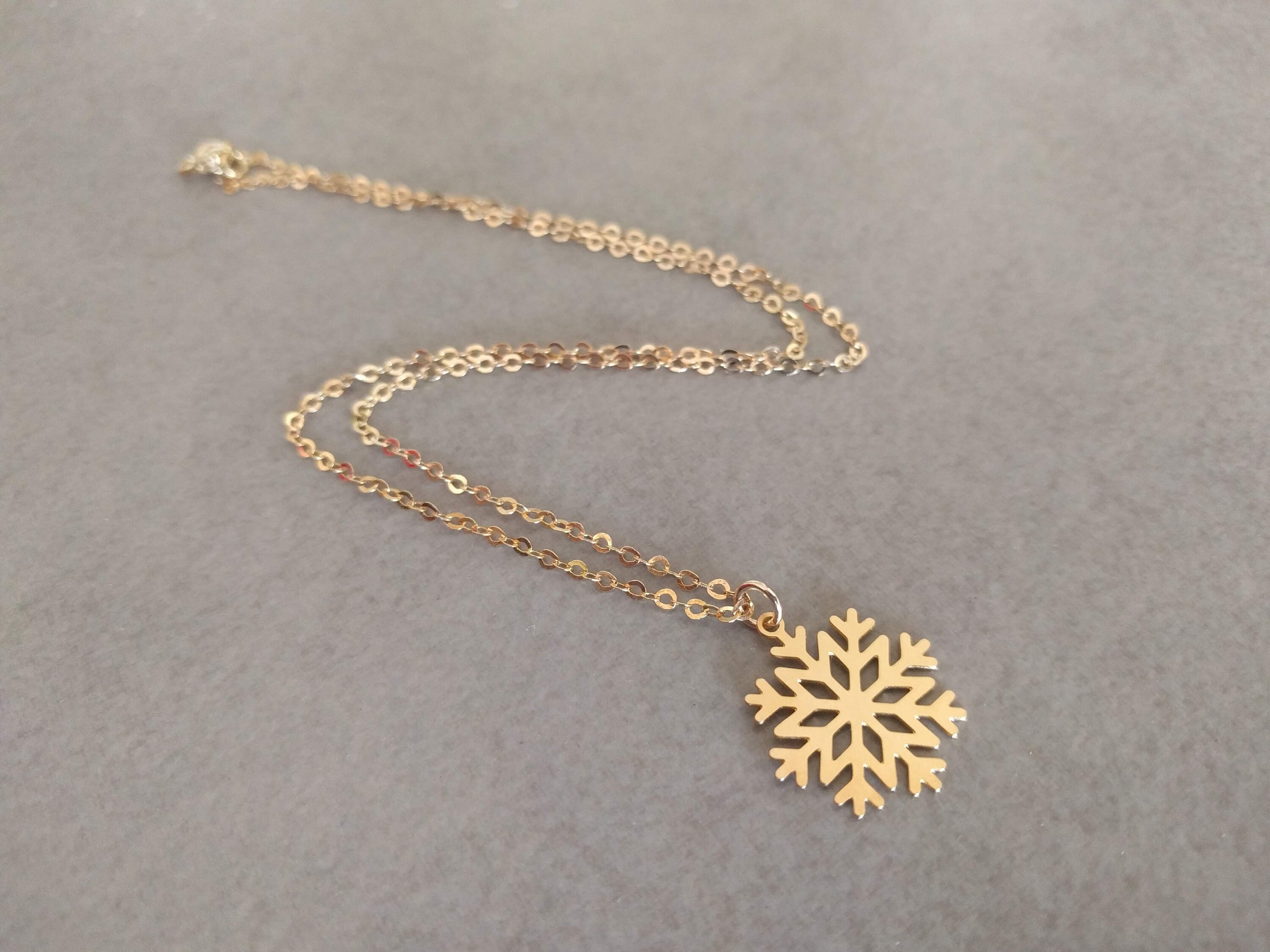 Luna Snowflake Necklace - gold / F（14K Gold Snowflake