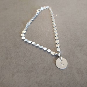 Pulsera de cadena de plata, pulsera de plata con inicial, pulsera de cadena, pulsera con inicial, joyería con nombre, pulsera de plata, pulsera de dama de honor