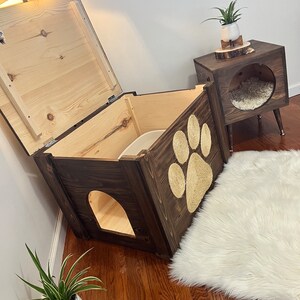 Cat Privacy Compartment w/ Paw Scratcher image 3