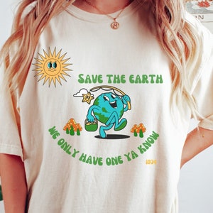 Save the earth vintage style t shirt. Retro shirt. Vintage tee for women. Womens retro tee. 70&#39;s t shirt.