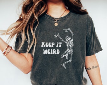 Camiseta "Manténlo extraño", camiseta de crímenes reales, camiseta de podcast, fan de Morbid, fan de crímenes reales, camiseta rara