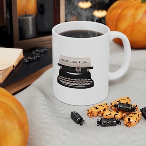 Jessica Fletcher Becher, Murder She Writer Becher, Geschenk für Murder She Writer Fan, Angela Lansbury Becher, Kaffeebecher, Murder She Writer