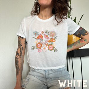 Boho floral Crop top, Cropped top flower t shirt, summer shirt, crop t shirt, cropped shirt with flowers