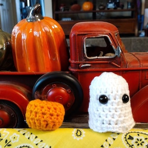 Halloween Decor, Crochet Ghost, Crochet Pumpkin, Amigurumi, Fall Decor, Childs Toy, Halloween Toy, Stuffy, Plush Toy, Handmade Crochet.