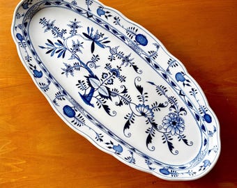 Carl Teichert, Meissen Porcelain Blue Onion Platter, Circa 1880s