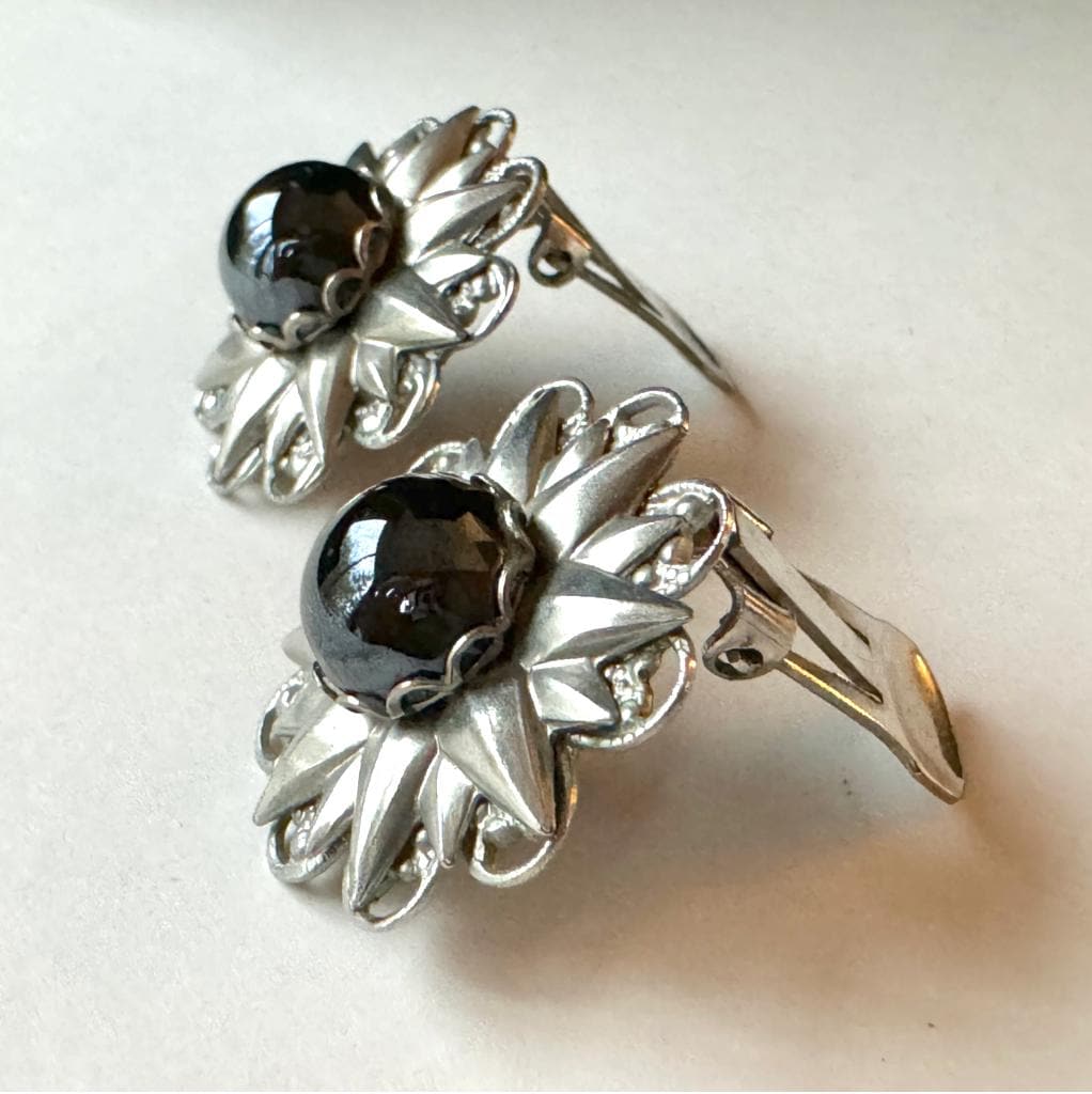Boucles D'oreille Vintage Clips Dorées à Motifs Fleurs - Très Bon état, France