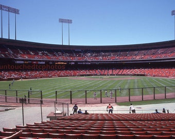 Photo Candlestick Park Memories : découvrez l'atmosphère électrique de la zone d'admission générale aux Giants Games de SF en 1988 - Photo