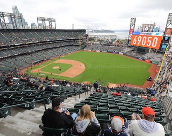 Photo d'Oracle Park, coin droit du pont supérieur - Journée d'ouverture des Giants de SF le 5 avril 2019