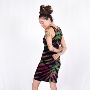Reverse Dye Kleid | Schwarzes psychedelisches Regenbogen Tie Dye Bodycon Baumwolle Rib Tank Kleid Perfektes Hippie Festival Outfit Made in den USA
