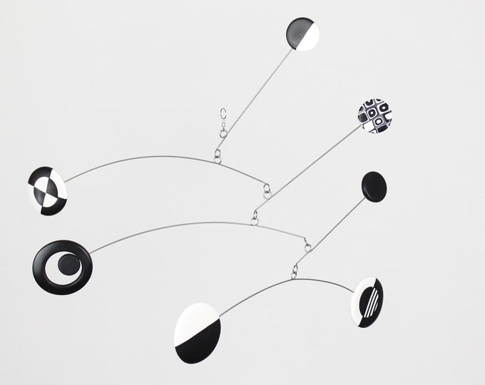 monochrome cot mobile