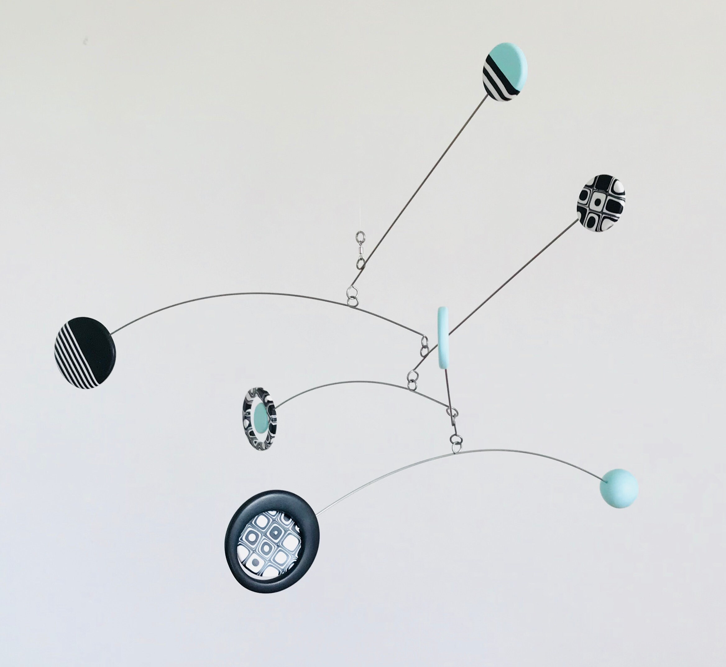 monochrome cot mobile