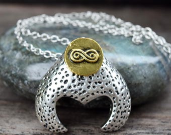 Labyrinth Costume Necklace, The Goblin King, David Necklace, Jareth Cosplay Necklace, Bowie Movie Fan Replica Pendant, Labyrinth Fan Gift