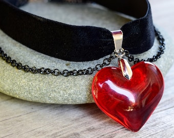 Red Heart Choker, Black Velvet Choker with Black Chain, Princess Red Costume Choker, Queen of Hearts Necklace, Glass Red Heart Necklace