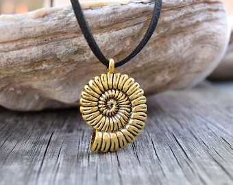 Ursula Necklace, Little Mermaid Costume Reproduction Necklace, Uma Necklace, Seawitch Cosplay, Gold Shell Black Leather, Ammonite Fossil