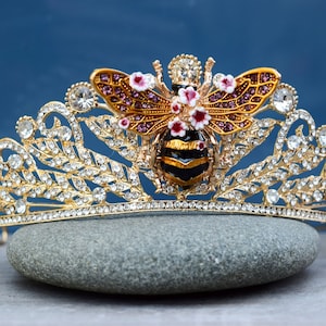 Honey Bee Crown, Gold Bee Tiara, Queen Bee Tiara, Flower Girl Headband, Rhinestone Bumble Bee, Bride to Bee Crown, Garden Wedding Tiara