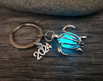 2025 Glowing Turtle Graduation Year Keychain, Grad Senior Year Glow in the Dark Key Chain, New Years Party Favor, Class 2026 Graduation Gift
