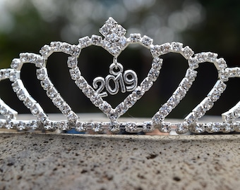 2025 Tiara, Graduation Class of 2026 Crown, Prom Tiara, New Years 2025 Headband, Rhinestone Crystal Grad Night Crown, 2024 Graduation Party