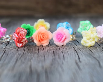 Kids Glitter Flower Rings, Small Adjustable Ring for Children, Polymer Clay Rose Rings Metal Band, Gift for Little Girl, Fun Kidcore Rings