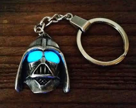 Glow in the Dark Star Key Chain, Father's Day Gift for Dad / Him, Glowing Key Ring, Glow Wars Keychain, Mens Accessories, Unisex Necklace