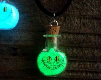 Glowing Cheshirecat Necklace, Glow in the Dark Cheshire Cat Bottle Necklace, Alice in Wonderland, Cheshire Cat Smile, Festival Jewelry