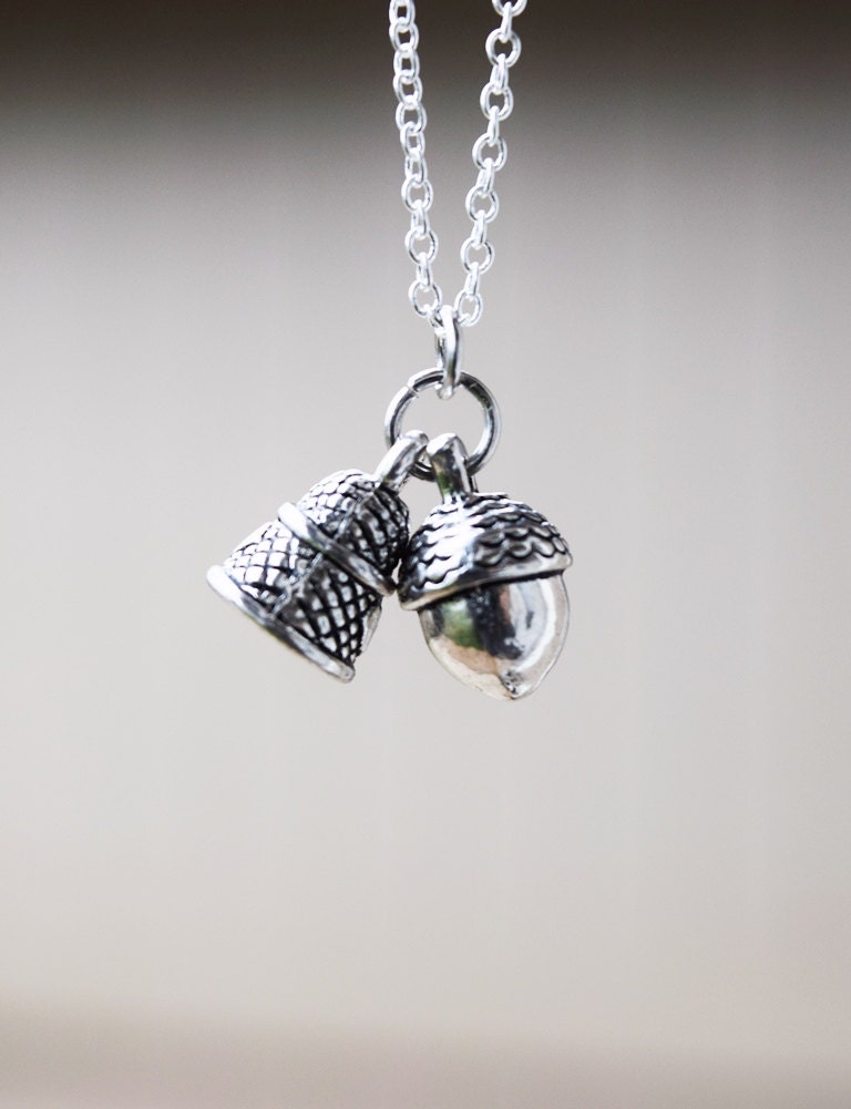 Peter pan shop acorn necklace