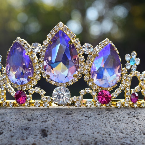 Rapunzel Tiara, gouden prinses kostuum kroon, cadeau voor klein meisje verwarde fan, volwassen Rapunzel cosplay, kleuropties in paars, AB, helder