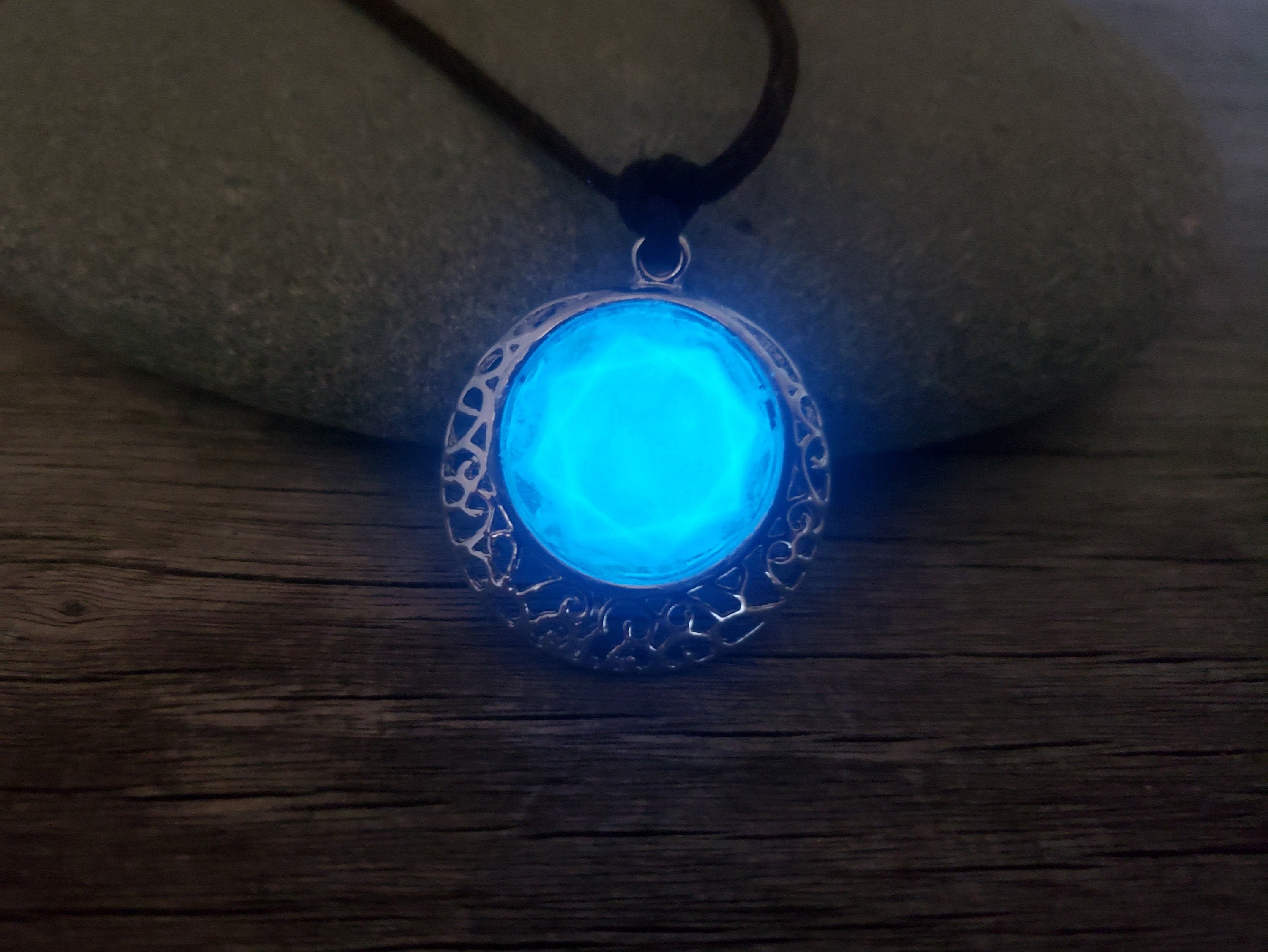 Blue Moon Wolf, Prom Jewelry, Party Jewelry,glow In The Dark Jewelry,glowing  Pendant N on Luulla